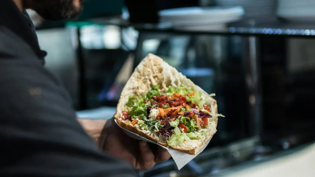 Woher kommt der Döner ursprünglich? Die überraschende Geschichte enthüllt