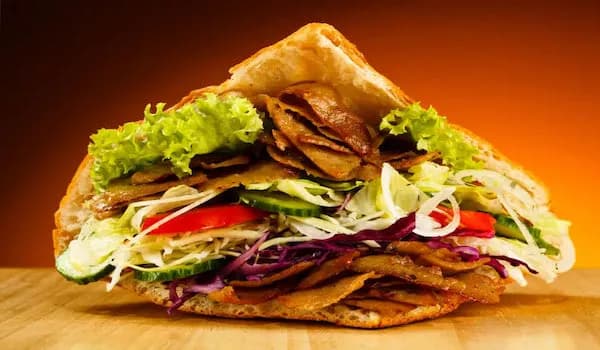 Wie viel Kalorien hat ein Hähnchen Döner? Überraschende Nährwerte enthüllt