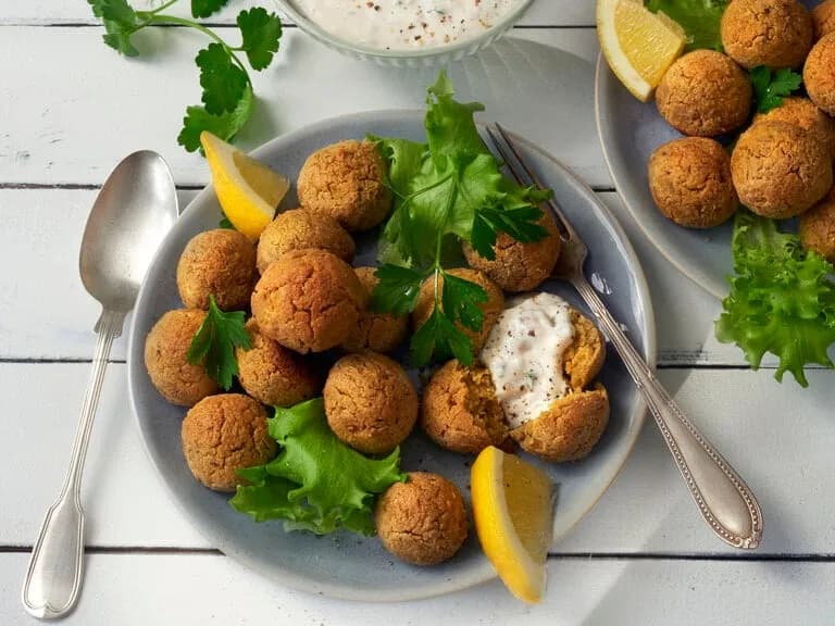 Wo isst man falafel? Die besten Orte für köstliche Falafel erleben