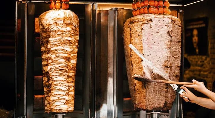 Wie viel döner aus einem spieß? So viele Portionen erwarten dich