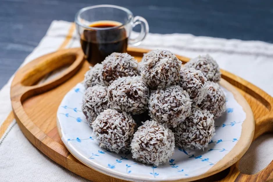 Leckeres Rezept für Rumkugeln: Einfach selbstgemacht und unwiderstehlich